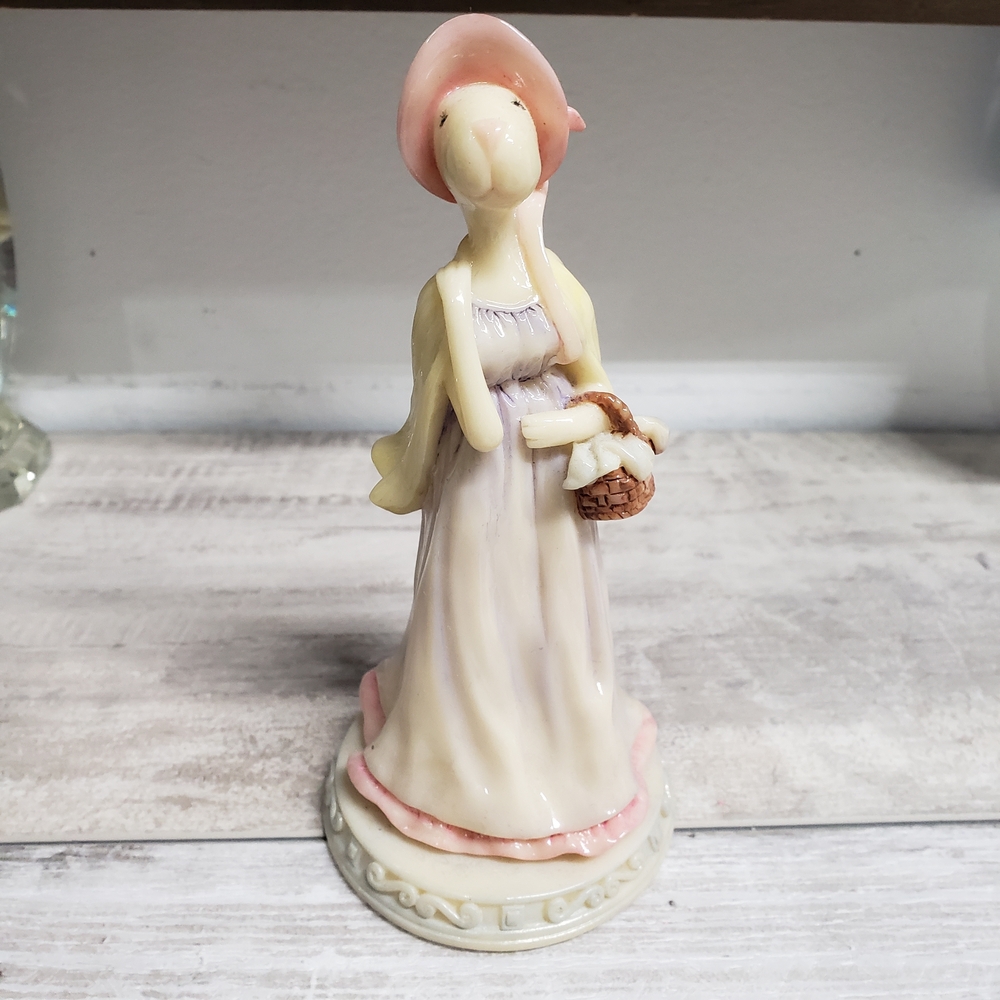 Vintage Ceramic Faceless Lady Pink Hat Figurines Holding Basket Cottagecore Cute